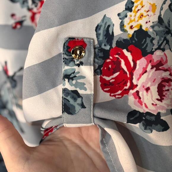 Wishful Park Gray/White Striped Floral Blouse Cottage Core Zipper Details - Picture 4 of 7